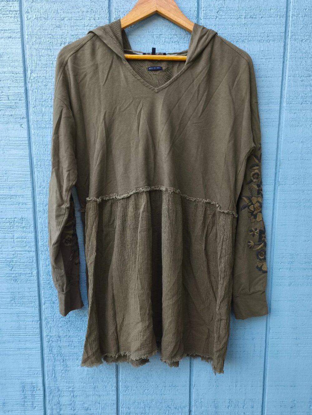 Miss Me Embroidered Gauze Babydoll Hoodie Tunic sz M Olive Green Boho Layers